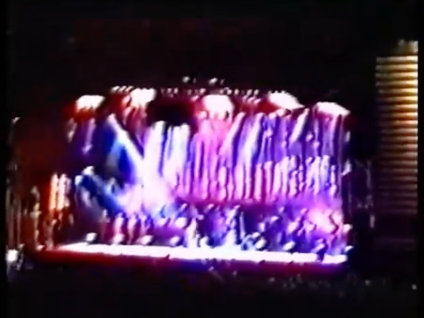 包含布宜诺斯艾利斯独立主场气氛火爆，球迷助威成强大后盾的词条