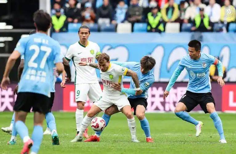 北京国安队战胜对手，晋级下一轮赛事