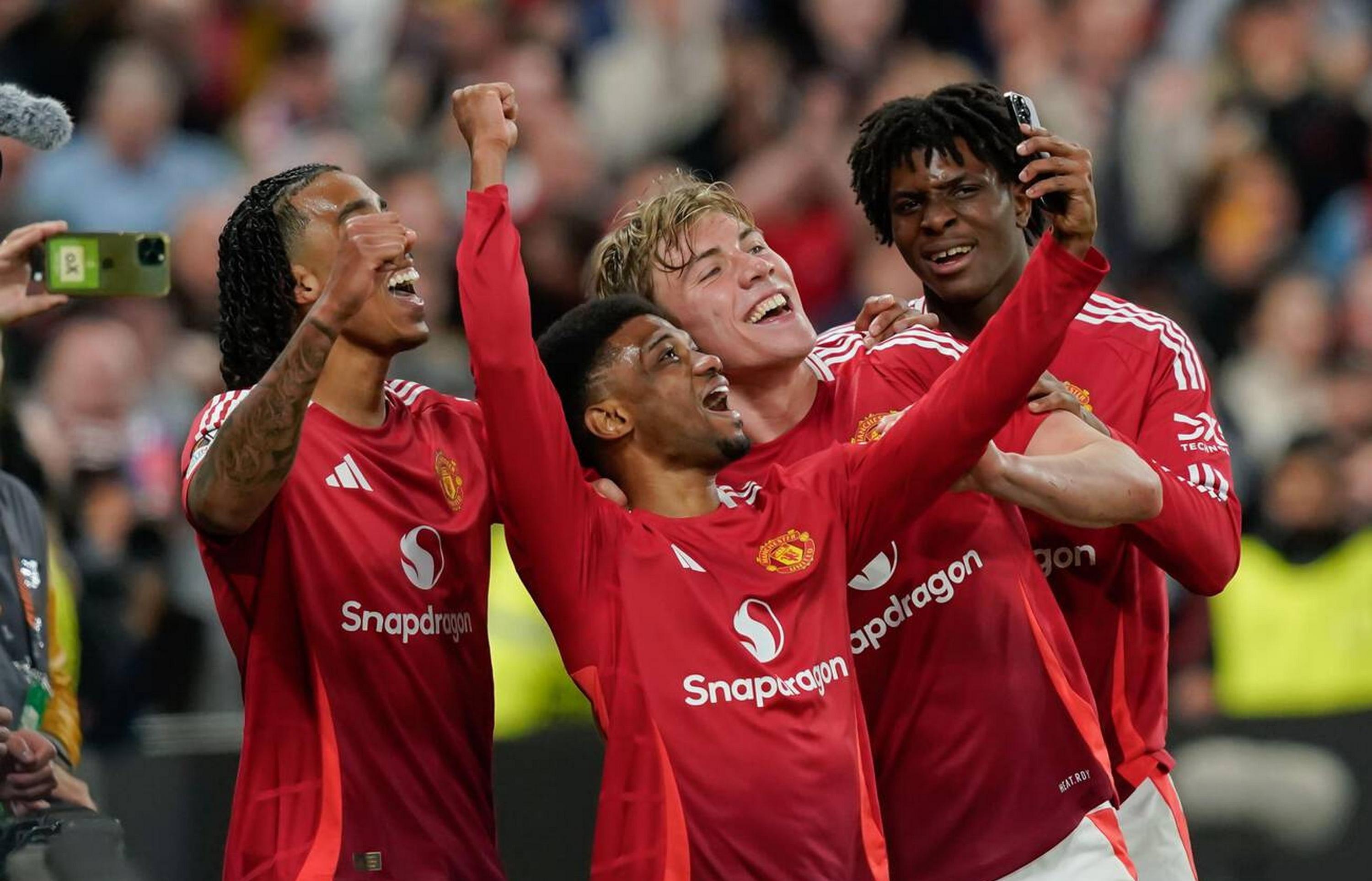 1xbet体育竞技-紧张比赛中巧妙进球收获胜利