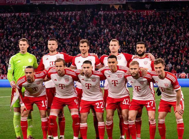 关于拜仁慕尼黑全队出动，士气昂扬的信息