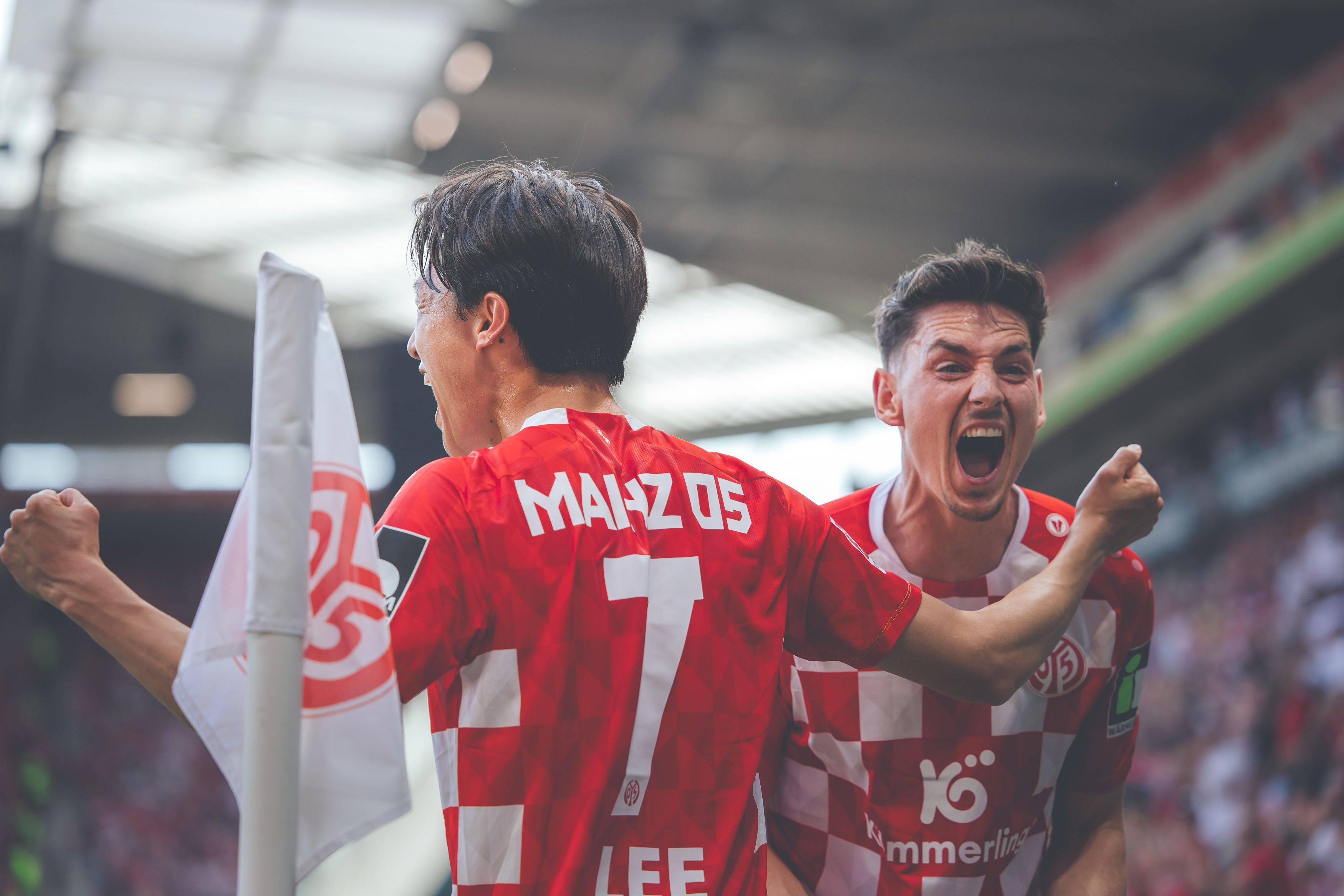 拜仁慕尼黑客场大胜，德甲榜首宝座难摇