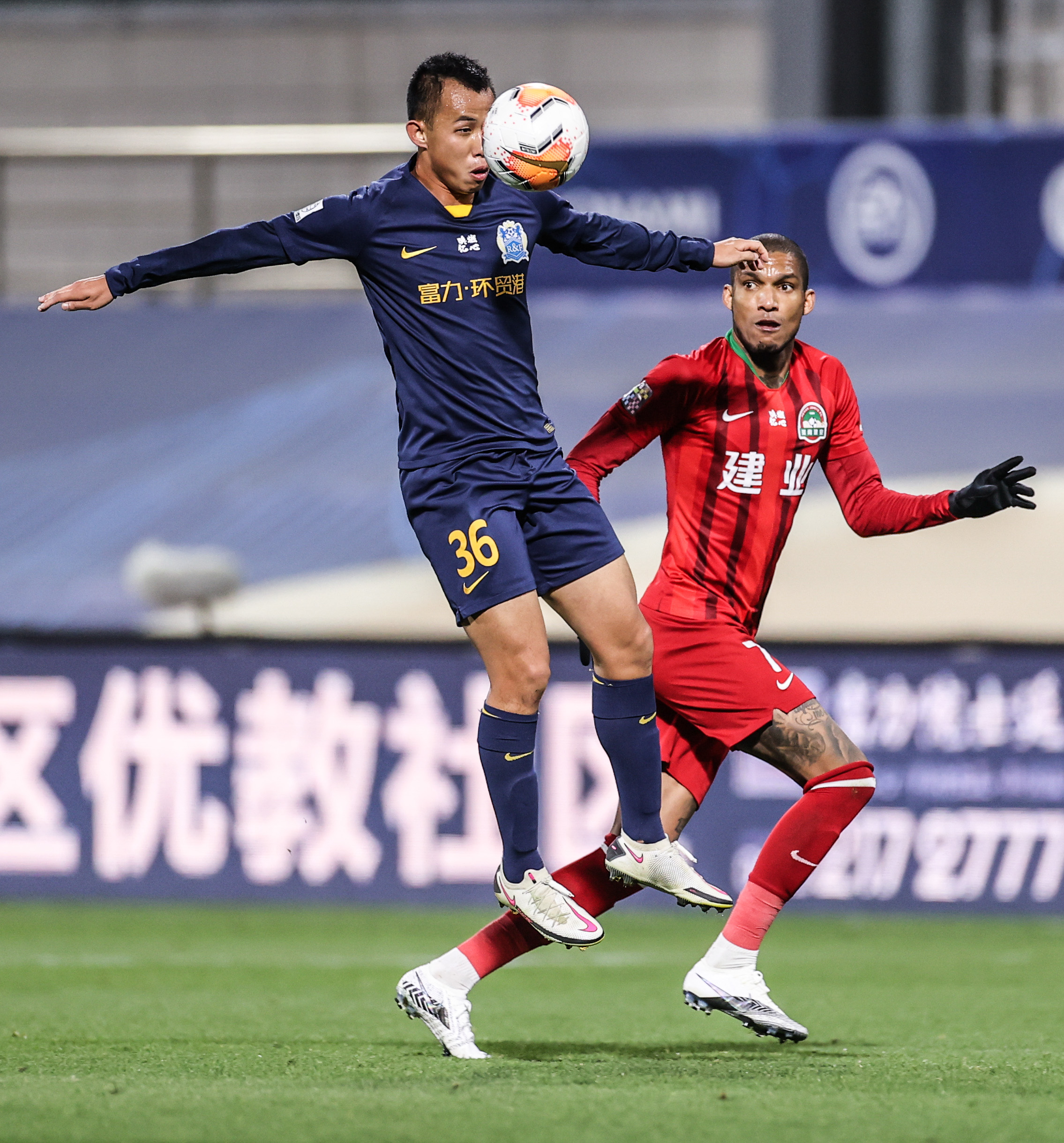富力主场大胜建业，开启胜利之路