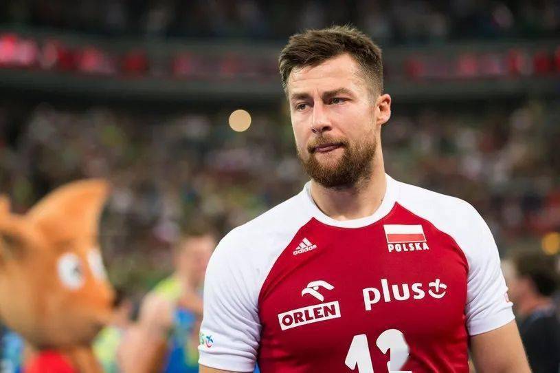 以色列男子排球队员精彩发挥，击溃对手