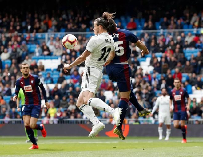 皇马击败巴黎：本泽马梅开二度，克罗斯传射的简单介绍