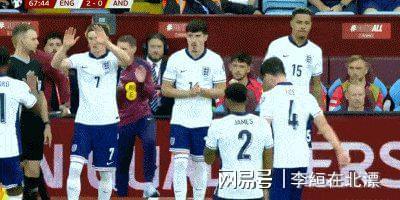 包含欧预赛精彩赛事，球迷们热情支持着国家队的词条