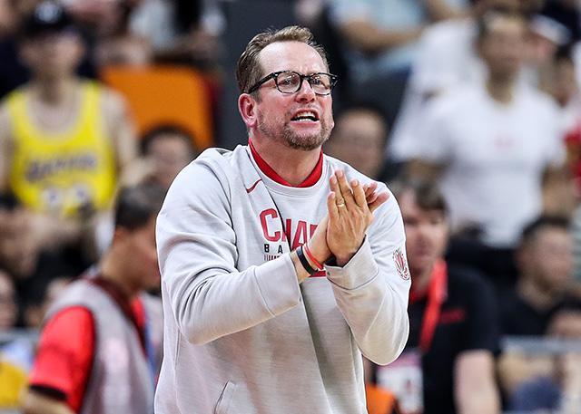 1xbet体育官网-卫冕冠军状态低迷，掀起球迷热议的简单介绍