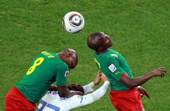 喀麦隆队实力击溃对手，取得胜利