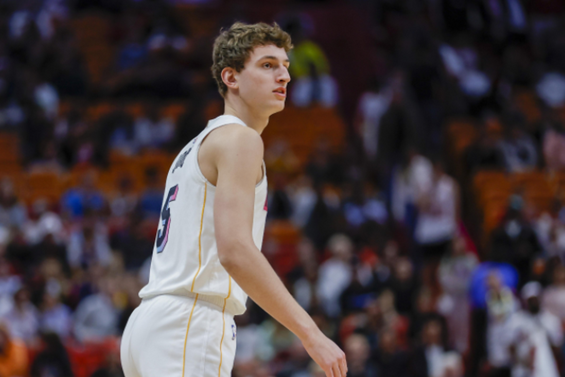 1xbet体育官网入口-热火主帅斯波尔斯特拉重申球队冠军目标，全员备战迎战激烈赛程的简单介绍