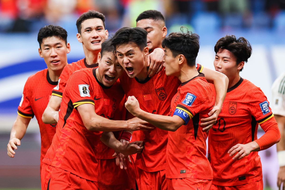 包含国内足球联赛一场激烈的对抗,双方拼尽全力的词条 包含国内足球联赛一场激烈的对抗,双方拼尽全力的词条