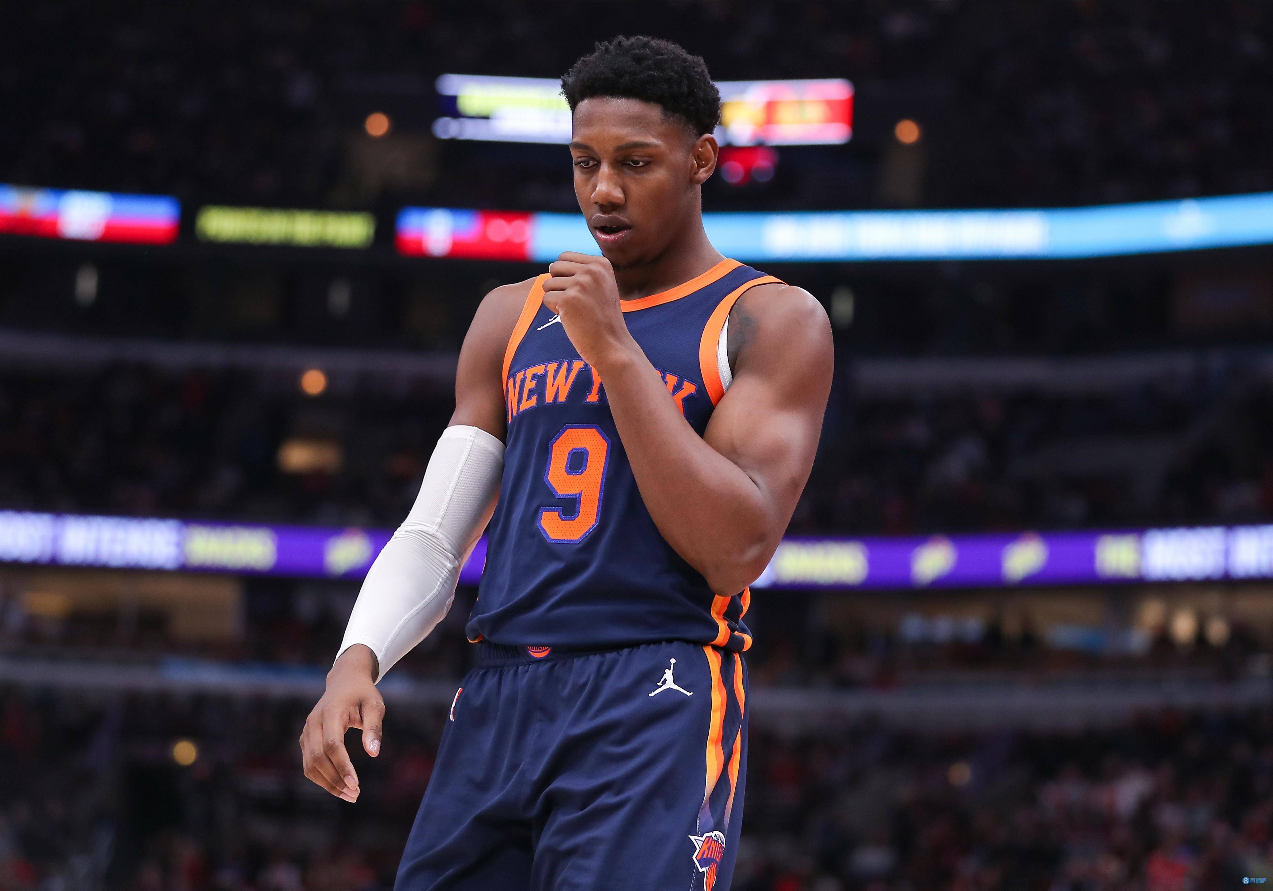 1xbet体育网页版-尼克斯击败步行者，巴雷特22分