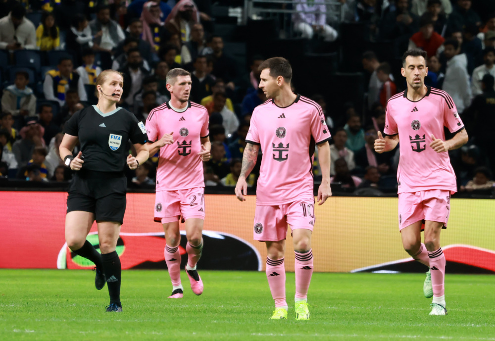 国际足球盛宴精品续,球赛场面激情蓬勃的简单介绍 国际足球盛宴精品续,球赛场面激情蓬勃的简单介绍