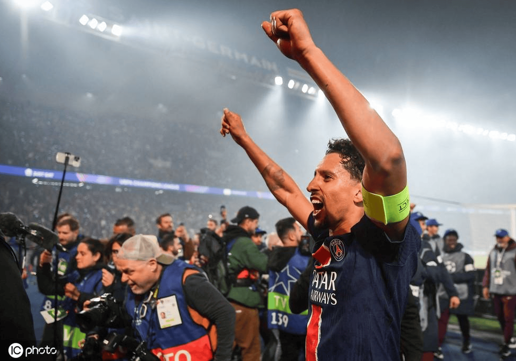 关于巴黎圣日尔曼遭遇惨败，惨遭淘汰出欧冠赛的信息