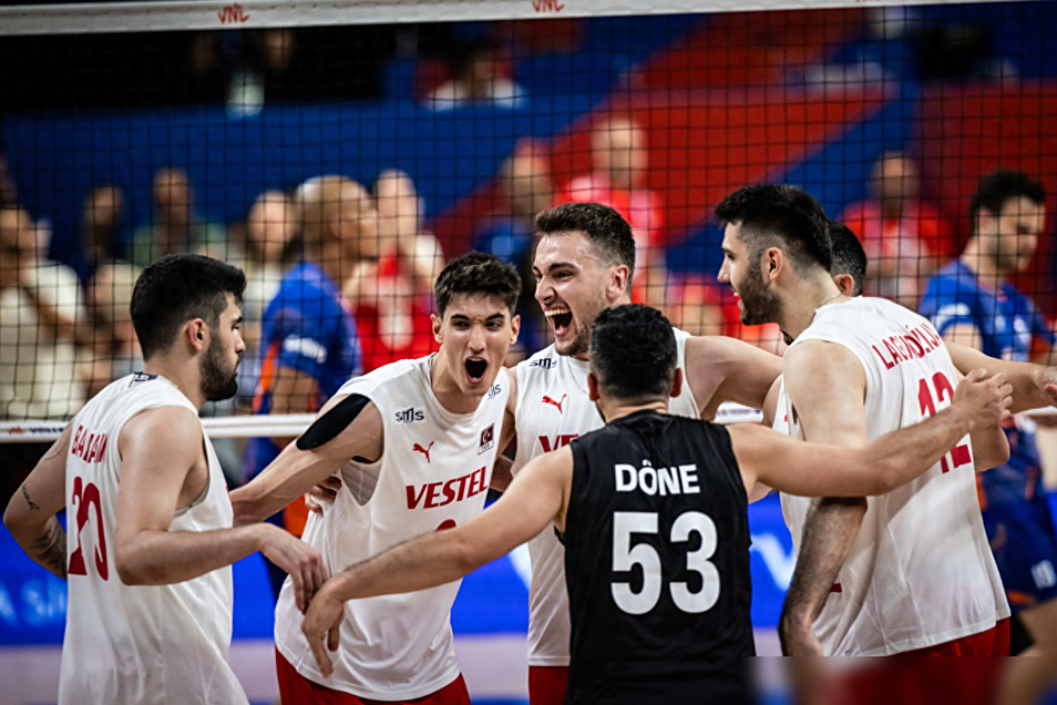 关于荷兰遭遇瑞典队挑战,遭到对手反击击败的信息 关于荷兰遭遇瑞典队挑战,遭到对手反击击败的信息