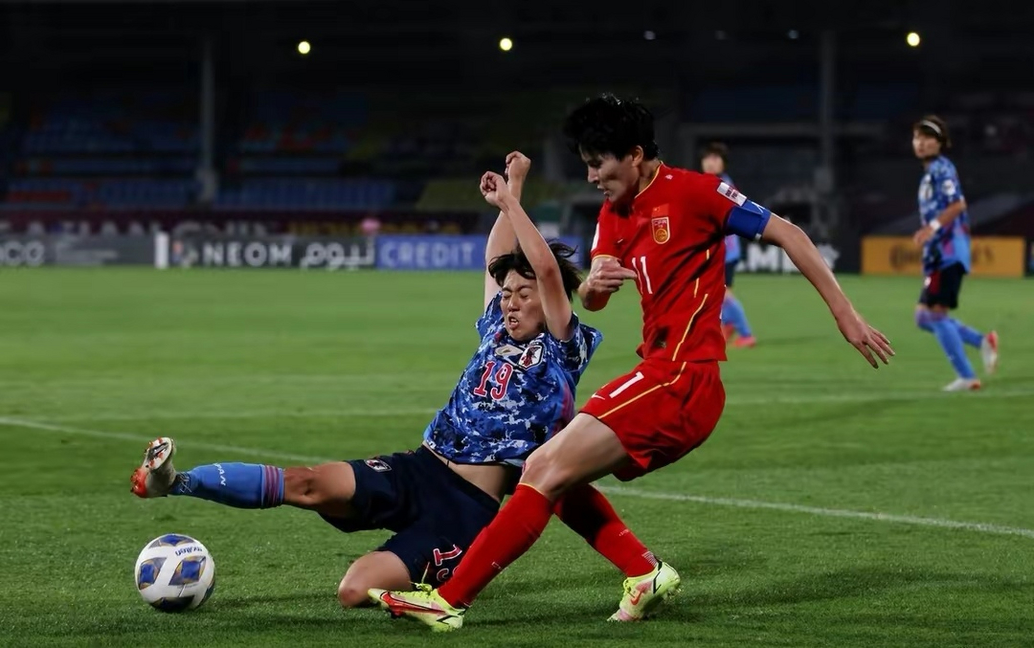 1xbet体育网页版登录入口-球场上的风云：女足赛事掀起狂潮的简单介绍